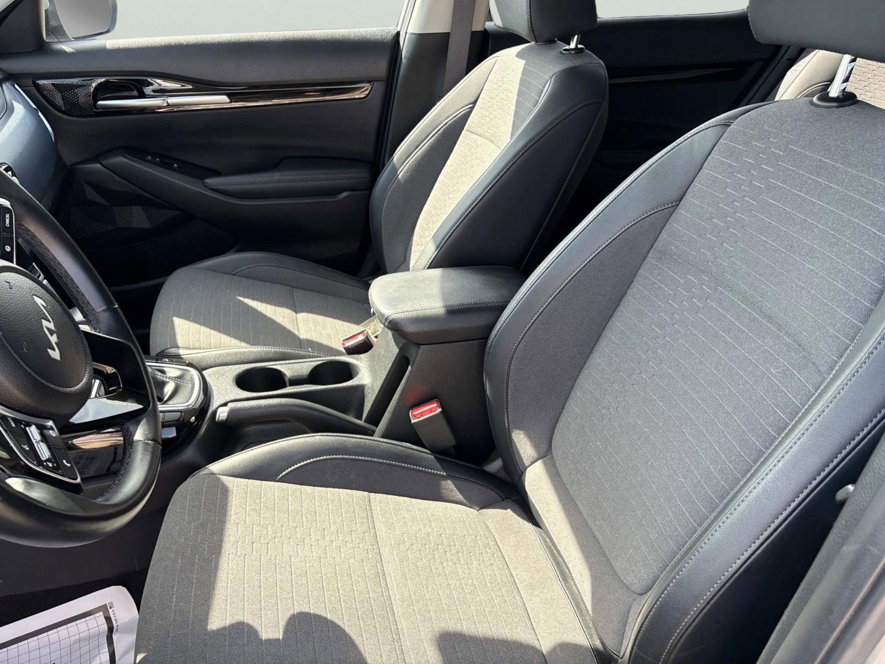 Used 2023 Kia Seltos S image 25