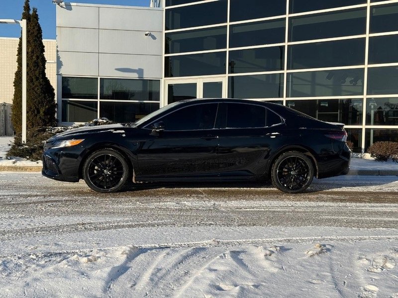 Used 2023 Toyota Camry XSE image 6