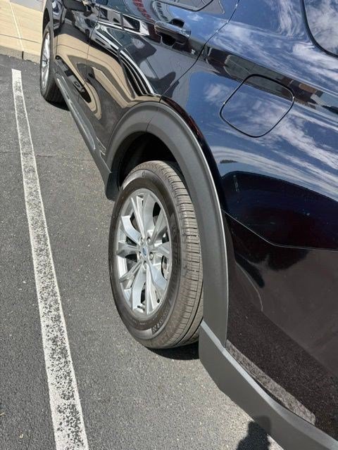 Used 2023 Ford Explorer XLT w/ Equipment Group 202A AWD/4WD image 8