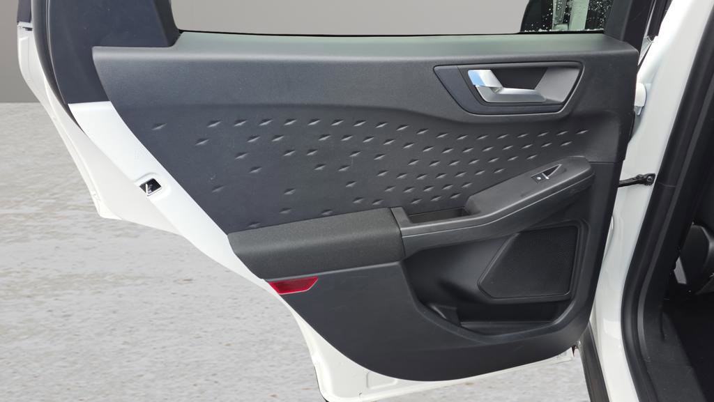 Used 2020 Ford Escape SE image 12