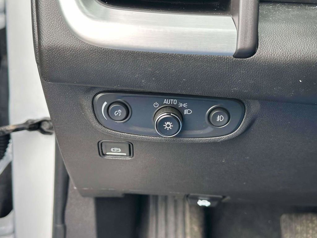 Used 2024 GMC Terrain SLT AWD/4WD image 20