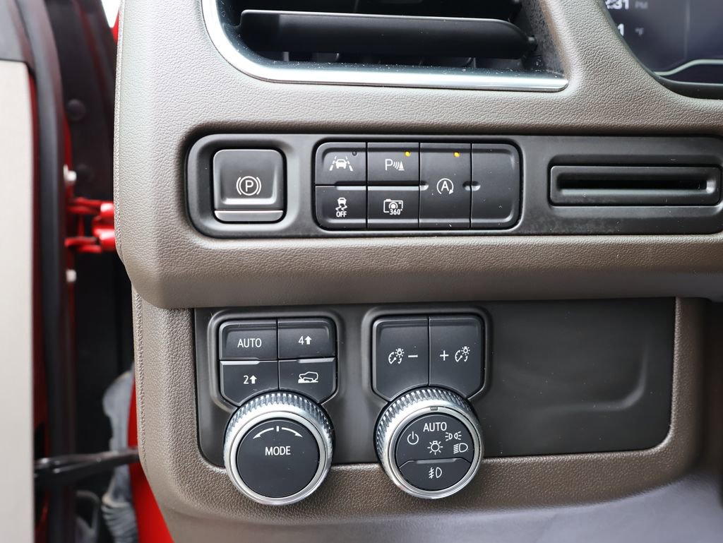 Used 2023 GMC Yukon SLT w/ SLT Premium Package AWD/4WD image 13
