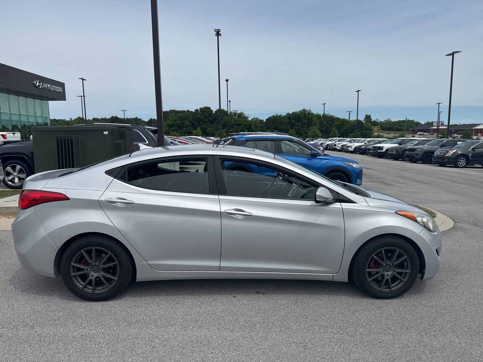 Used 2011 Hyundai Elantra Limited FWD image 3