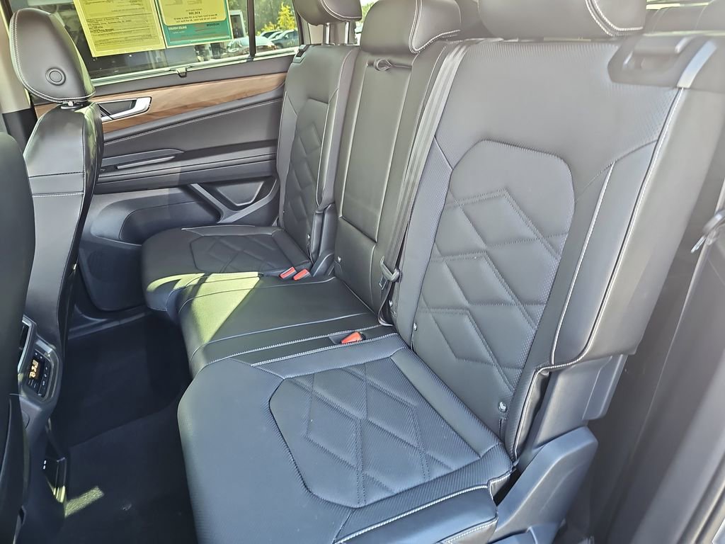 Used 2024 Volkswagen Atlas SE image 19