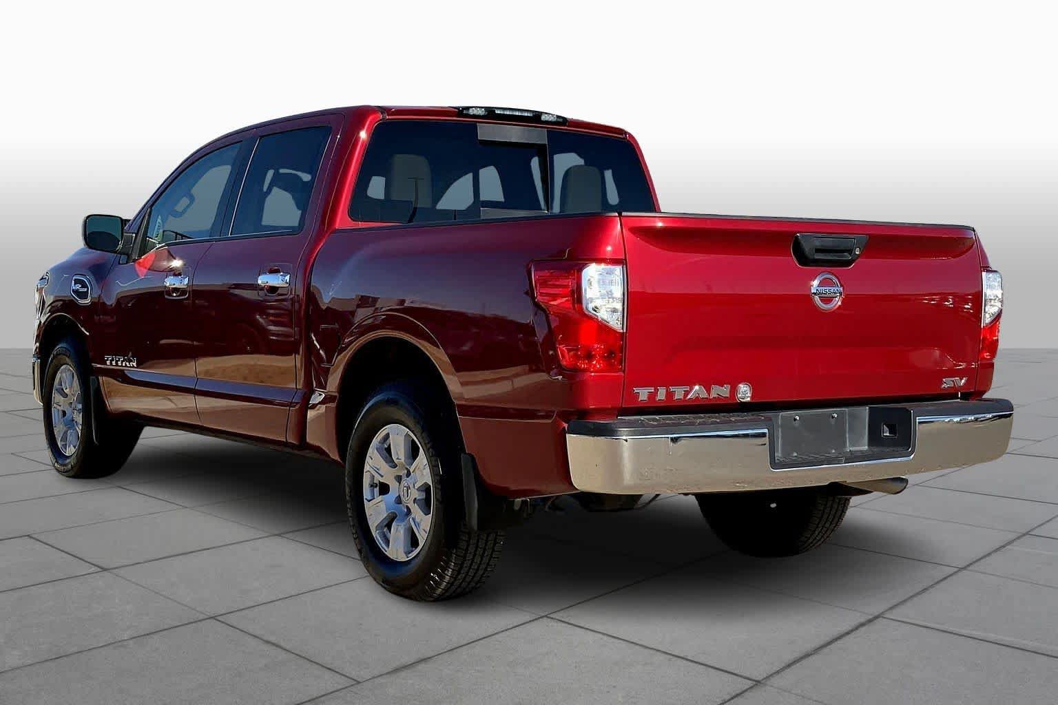 Used 2017 Nissan Titan SV RWD image 12