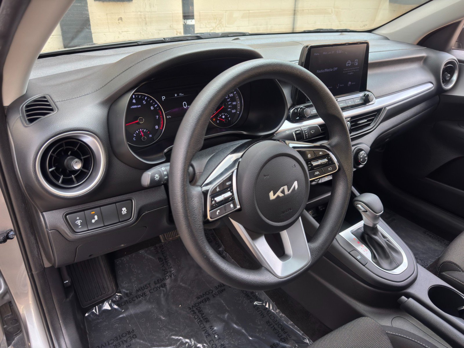 Used 2023 Kia Forte LXS w/ LXS Technology Package FWD image 12