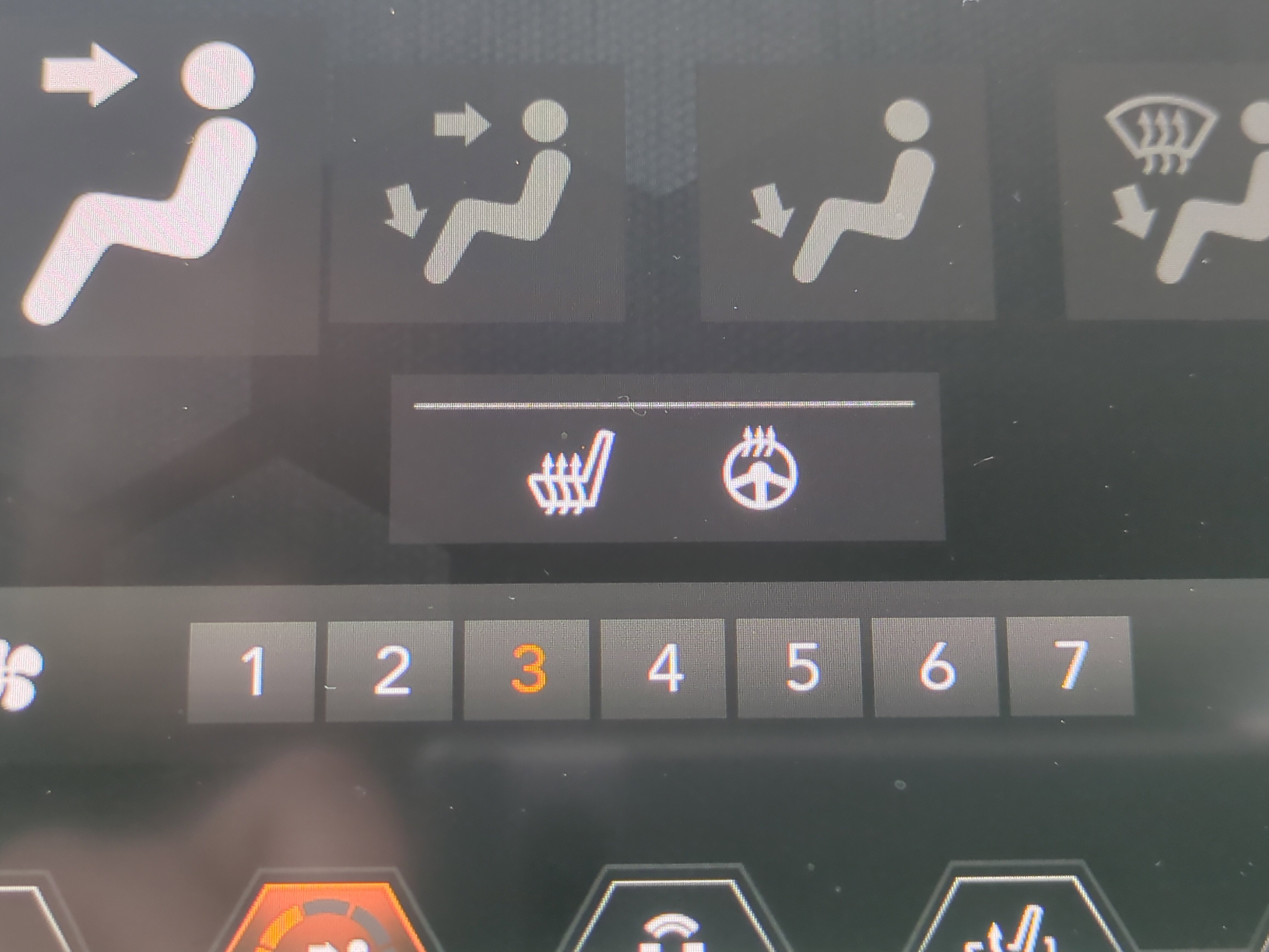 Certified 2018 Jeep Compass Limited w/ Navigation Group image 25