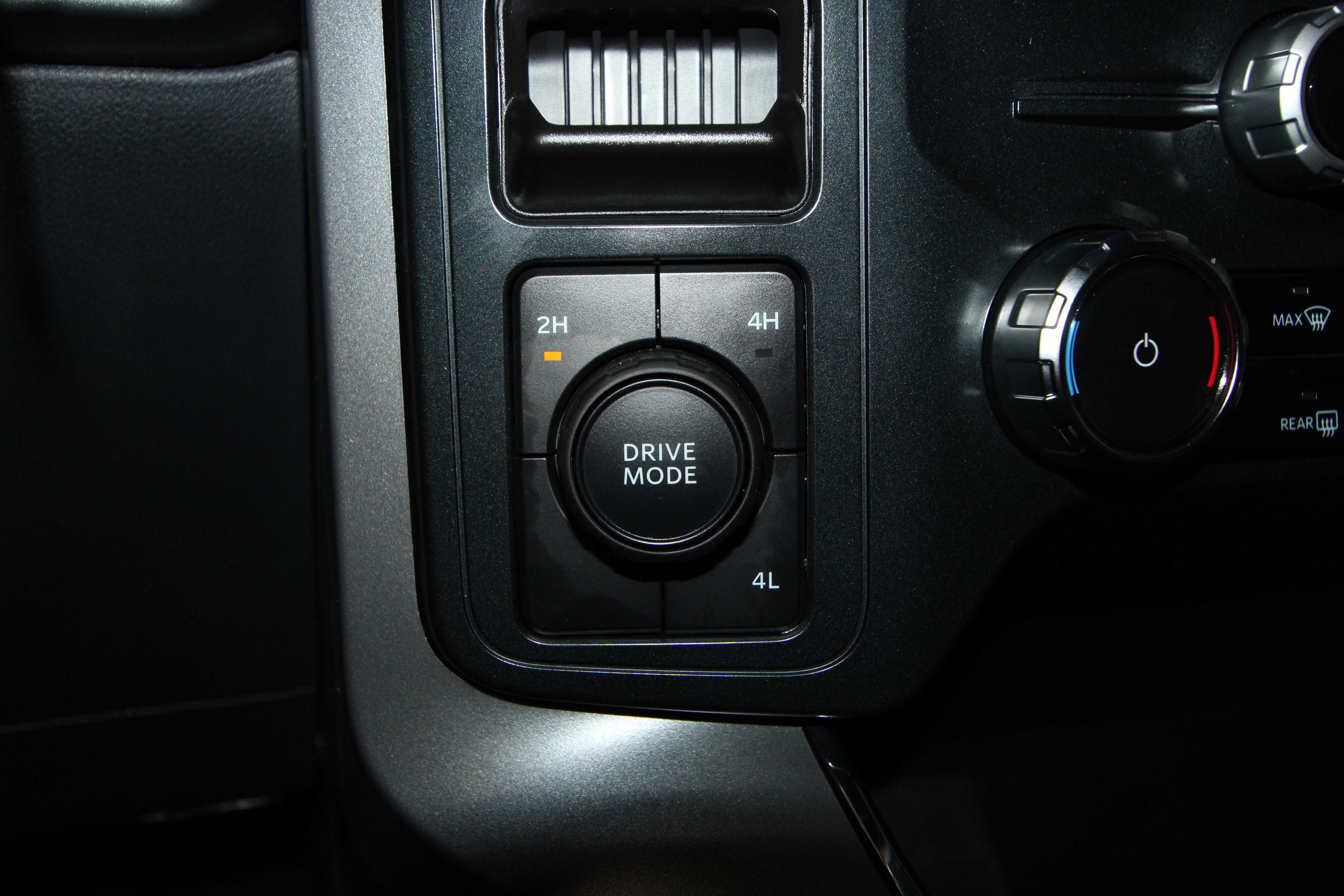 New 2026 Ford F150 XLT w/ XLT Black Appearance Package AWD/4WD image 12