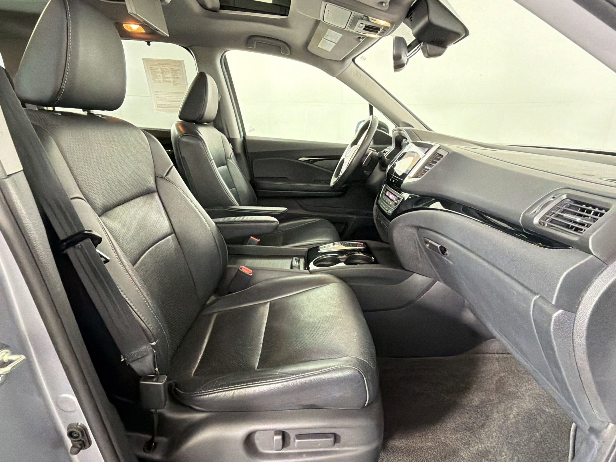 Used 2016 Honda Pilot Elite image 31