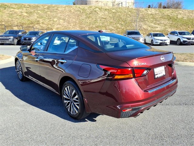 Used 2023 Nissan Altima 2.5 SV w/ SV Premium Package image 7