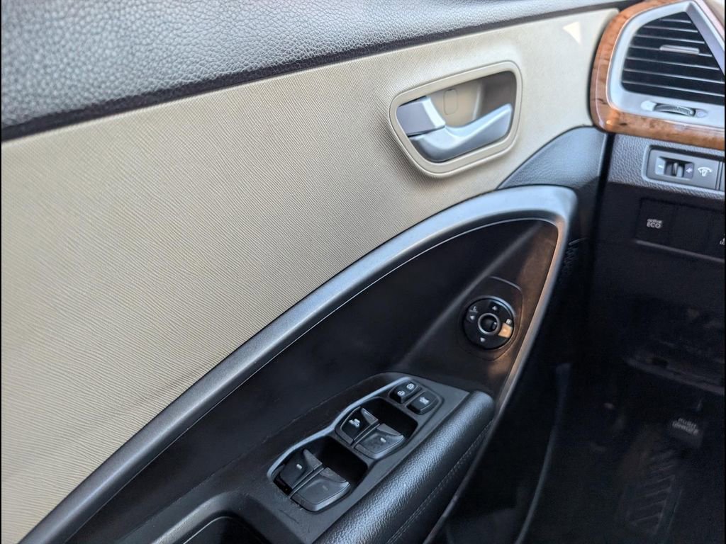 Used 2013 Hyundai Santa Fe Sport AWD/4WD image 18