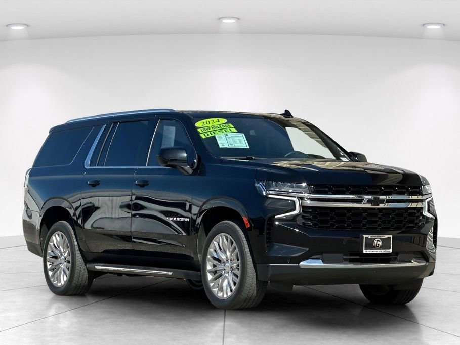 Used 2024 Chevrolet Suburban LS w/ Driver Alert Package AWD/4WD image 8