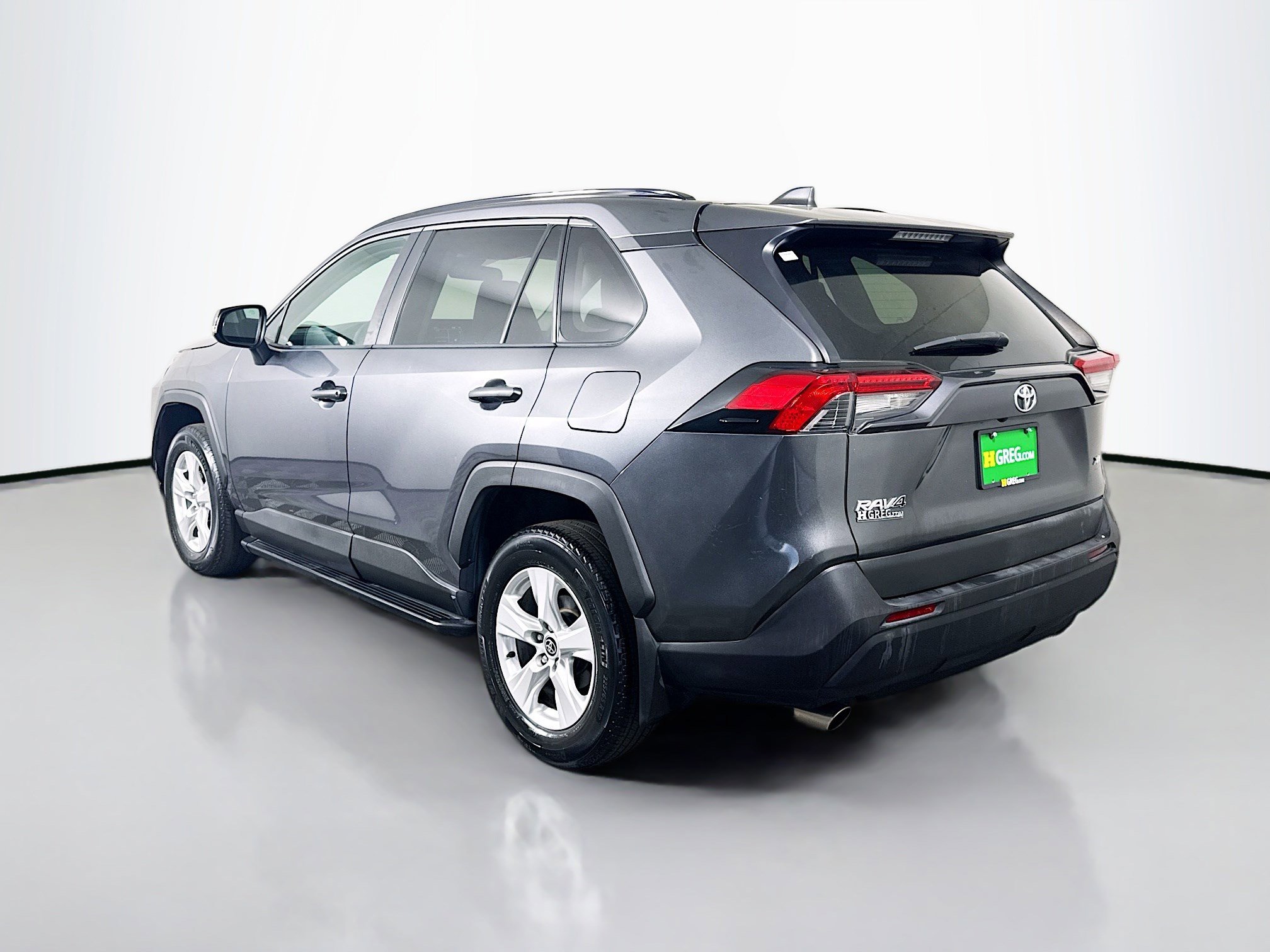 Used 2021 Toyota RAV4 XLE w/ Convenience Package image 7