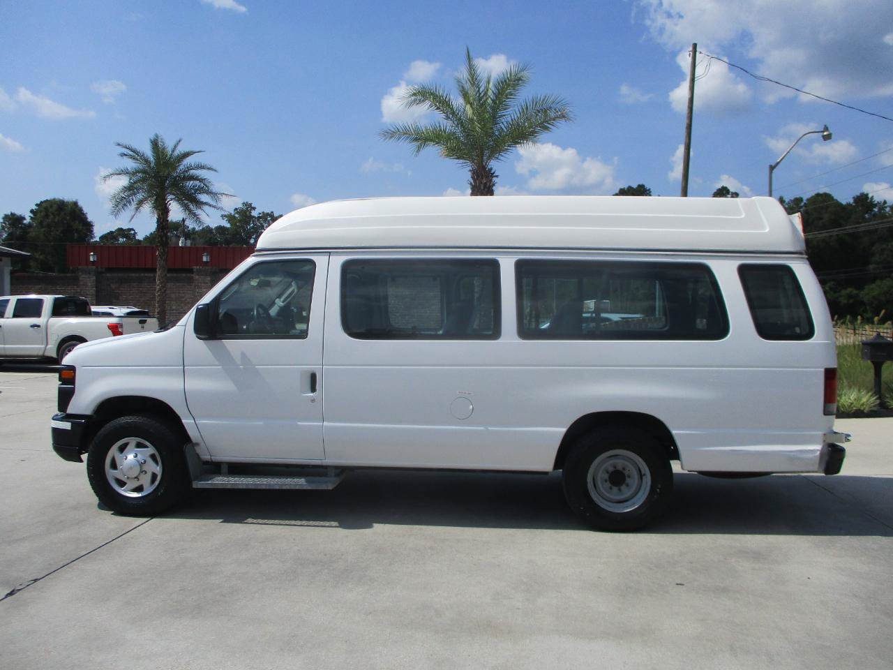 Used 2013 Ford E-250 and Econoline 250 Extended w/ PWR Group RWD image 13