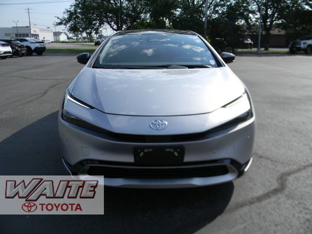 Used 2024 Toyota Prius Prime FWD image 6