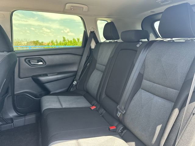 Used 2024 Nissan Rogue SV image 27