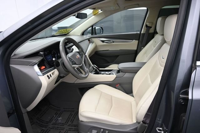Used 2021 Cadillac XT5 Premium Luxury w/ LPO, Floor Liner Package AWD/4WD image 15