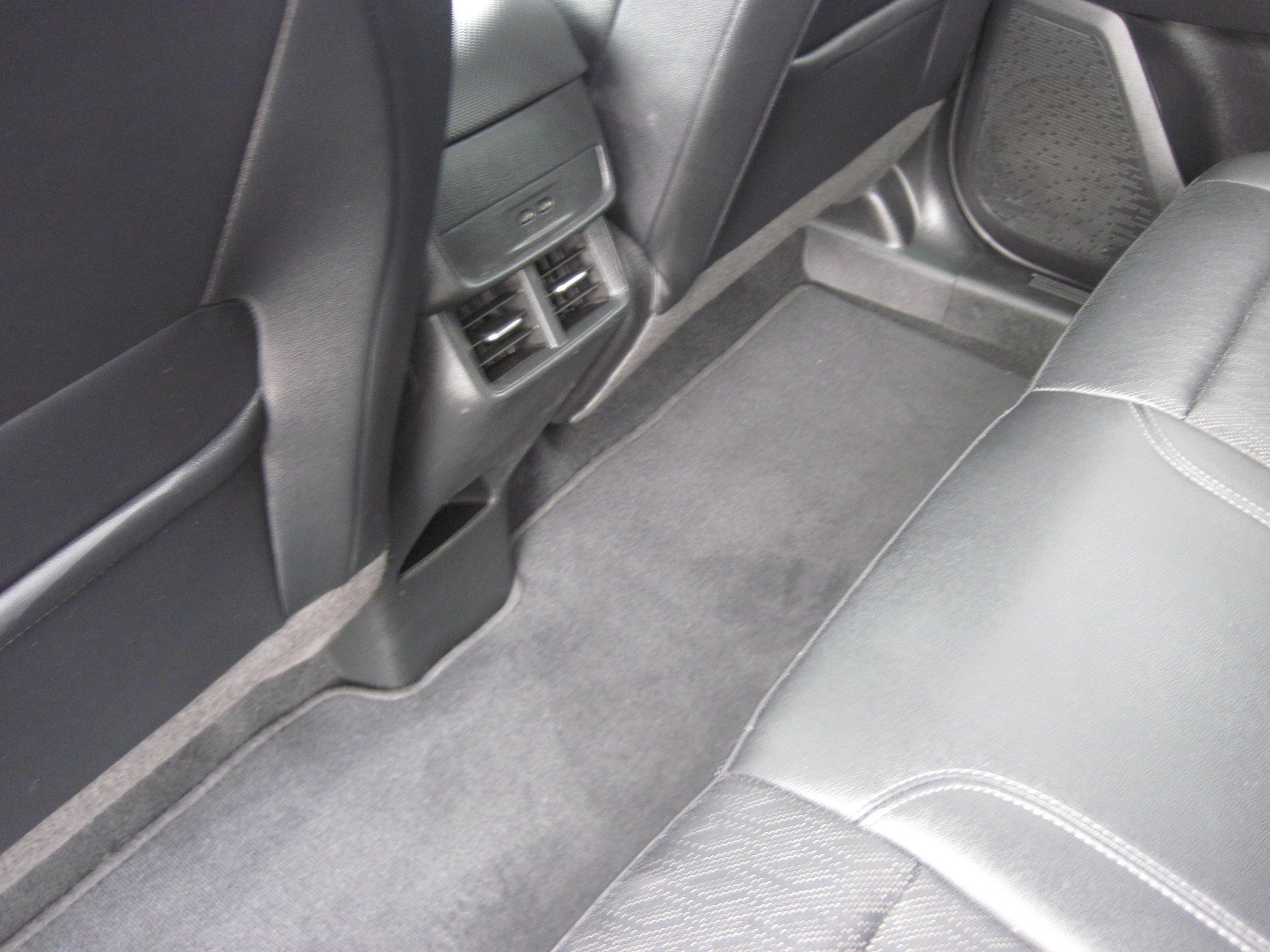 Used 2025 Chevrolet Equinox LT w/ Convenience Package II AWD/4WD image 9