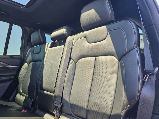 Certified 2023 Jeep Grand Cherokee Overland w/ Adv Protech Group III AWD/4WD image 21