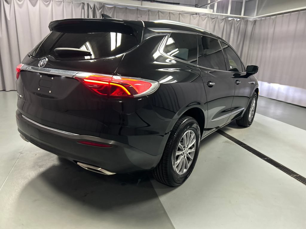 Used 2024 Buick Enclave Essence w/ Technology Package FWD image 7