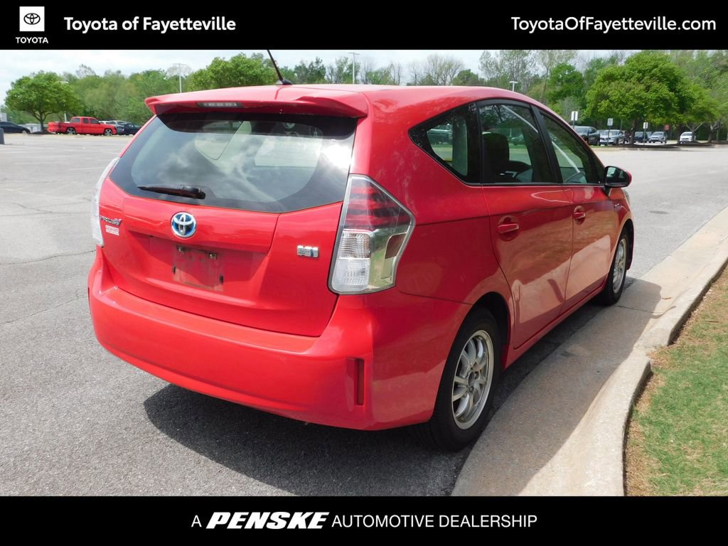 Used 2017 Toyota Prius V Two image 4