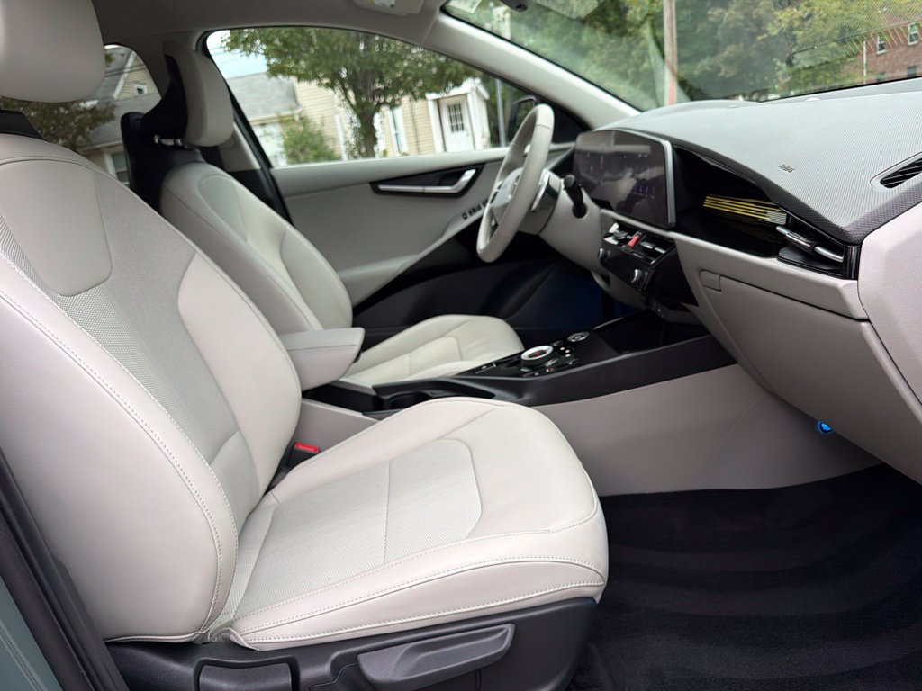 Used 2023 Kia Niro Wind w/ Wind Preserve Package FWD image 27