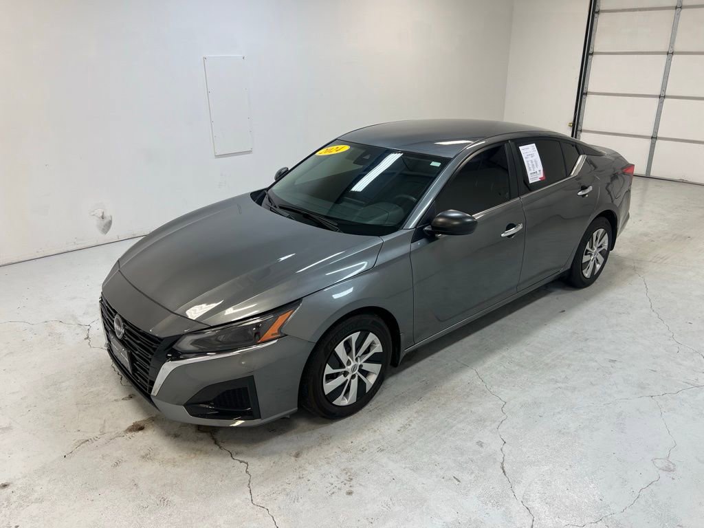 Used 2024 Nissan Altima 2.5 S image 6