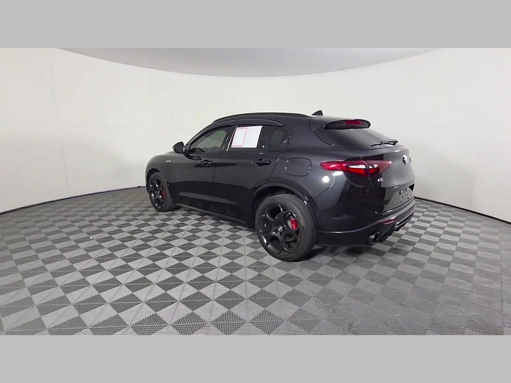 Used 2022 Alfa Romeo Stelvio Veloce AWD/4WD image 43
