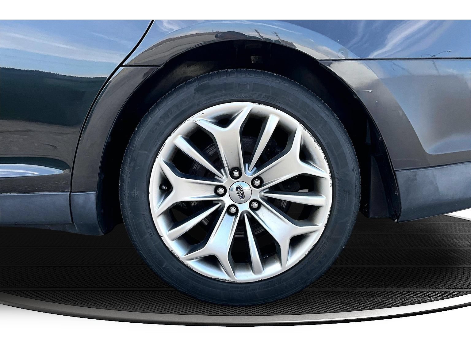 Used 2013 Ford Taurus Limited FWD image 41