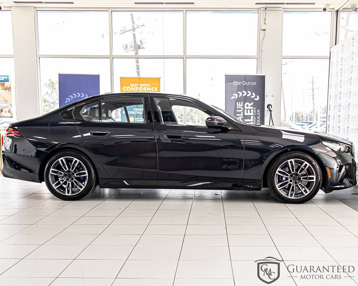 Used 2026 BMW 530i xDrive AWD/4WD image 9