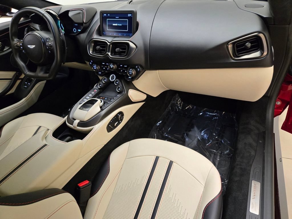 Used 2023 Aston Martin V8 Vantage Coupe RWD image 22