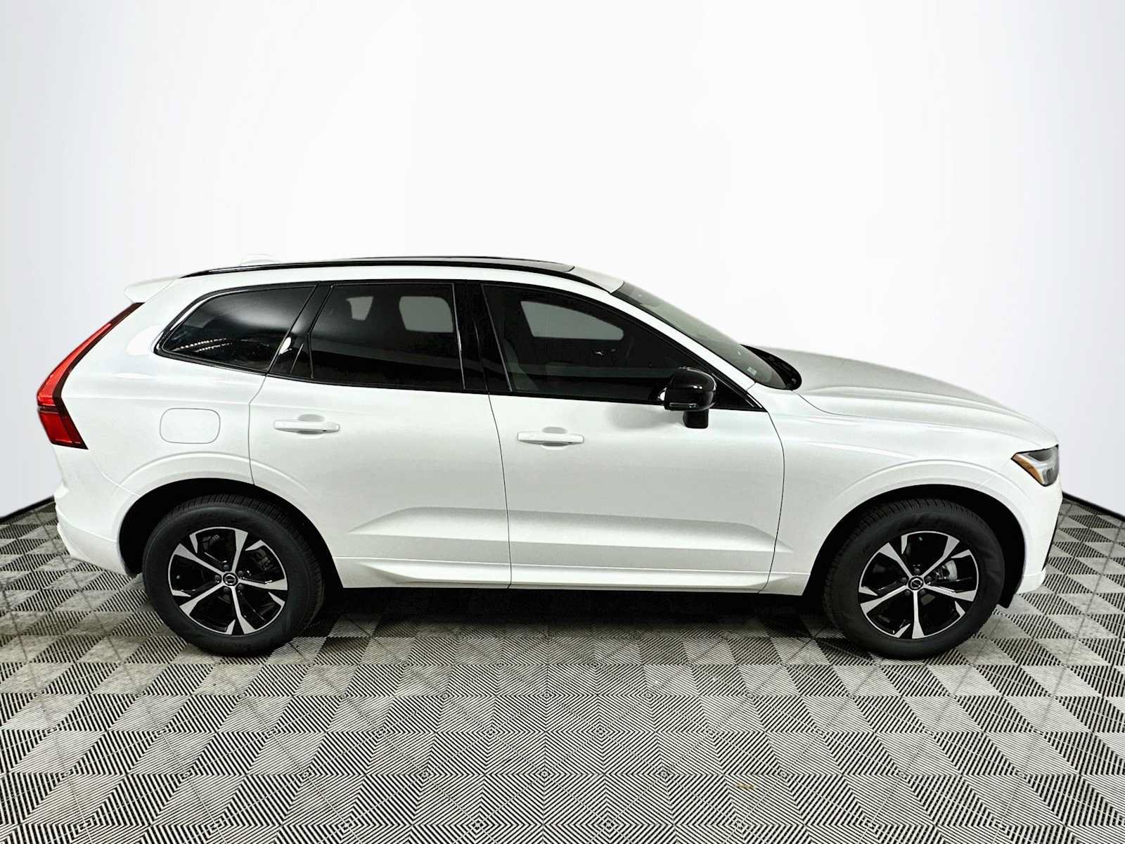 New 2026 Volvo XC60 B5 Core w/ Climate Package PRO AWD/4WD image 8