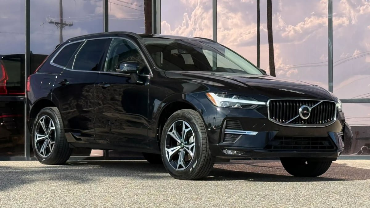 Used 2022 Volvo XC60 B5 Momentum image 17
