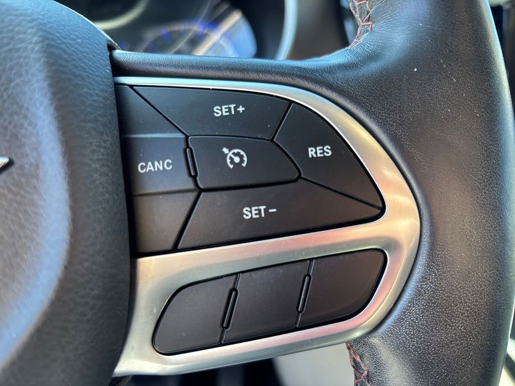 Used 2019 Chrysler Pacifica Touring-L FWD image 27
