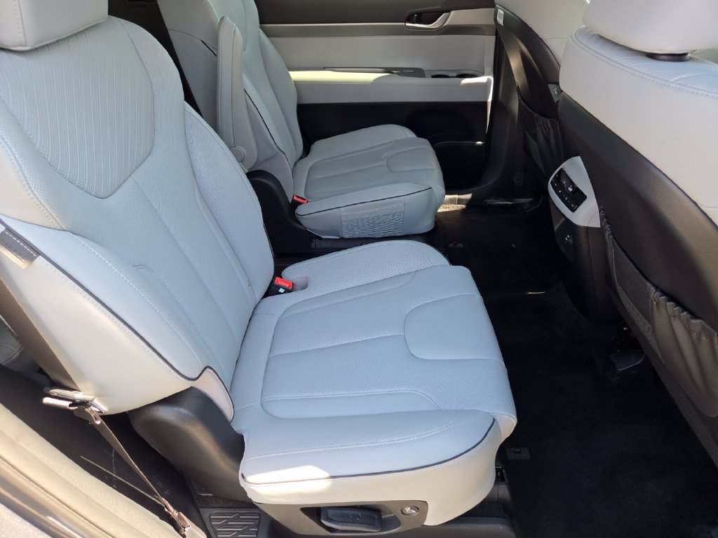 Used 2025 Hyundai Palisade SEL FWD image 16