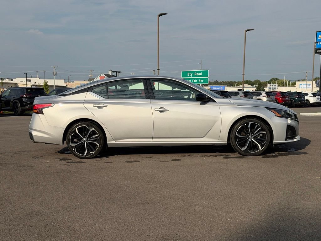 Used 2024 Nissan Altima 2.5 SR FWD image 6