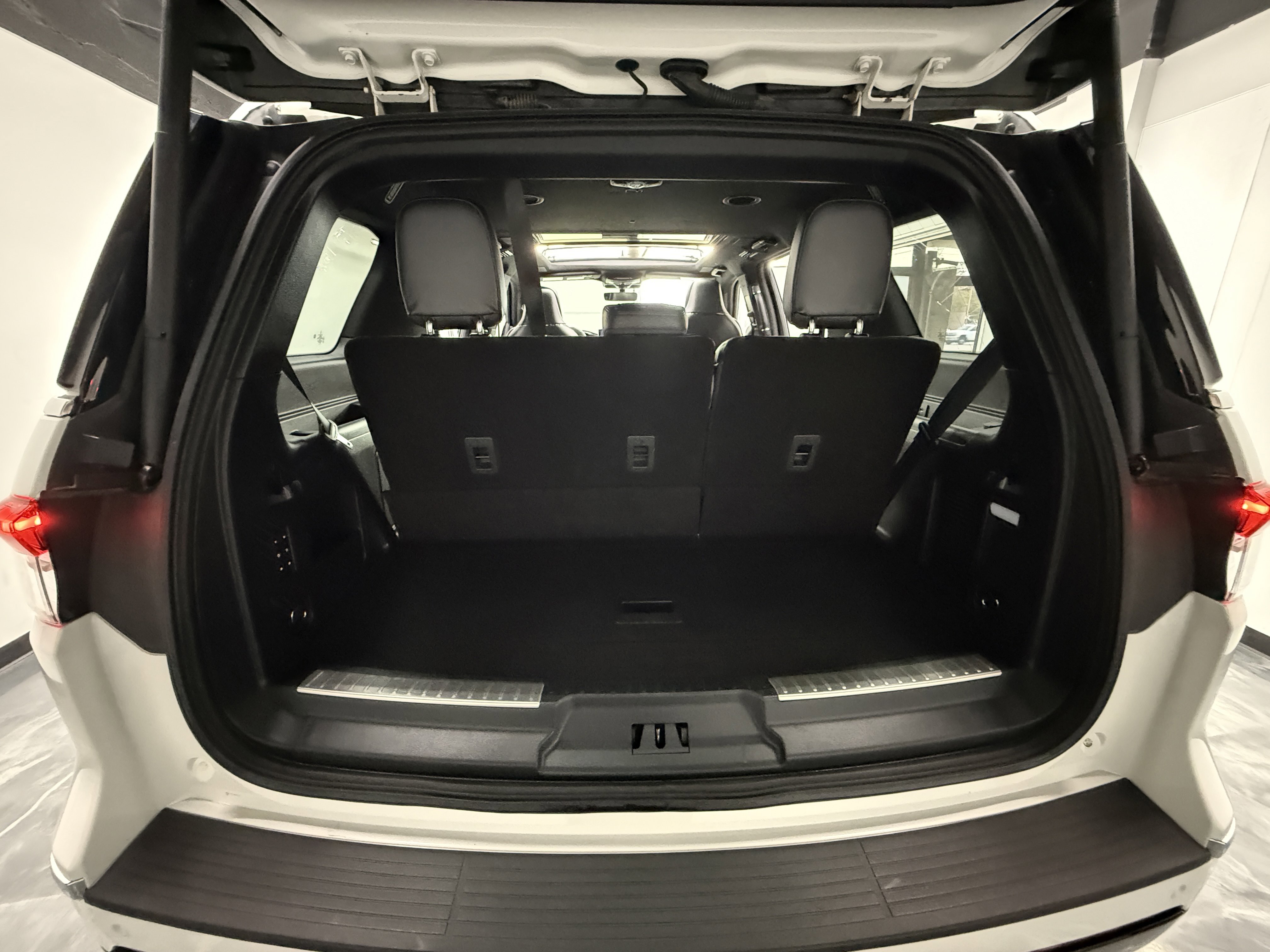 Used 2022 Lincoln Navigator Reserve w/ Equipment Group 201A image 32