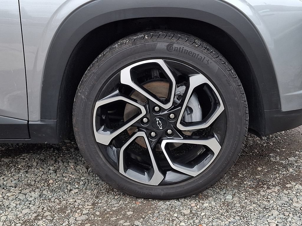Used 2025 Chevrolet Trax RS w/ Driver Confidence Package FWD image 9