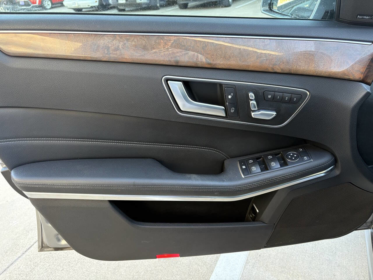 Used 2014 Mercedes-Benz E 250 BlueTEC Sedan image 16