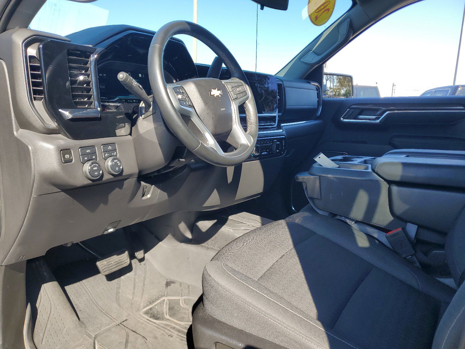 Used 2023 Chevrolet Silverado 1500 LT image 18