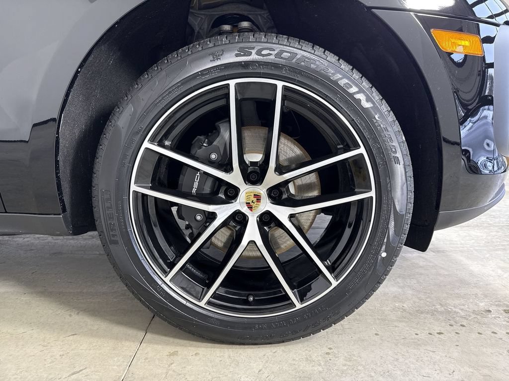 New 2026 Porsche Macan AWD/4WD image 15