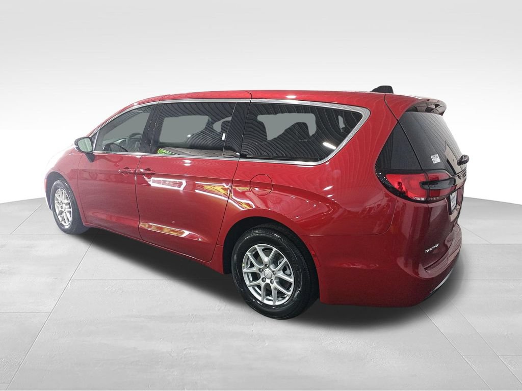 New 2027 Chrysler Pacifica Select w/ Family Tech Group FWD image 3