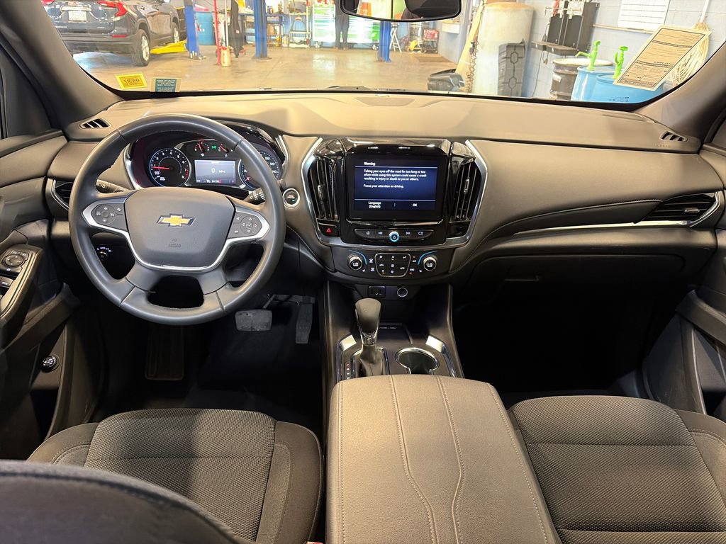 Used 2023 Chevrolet Traverse LT AWD/4WD image 19