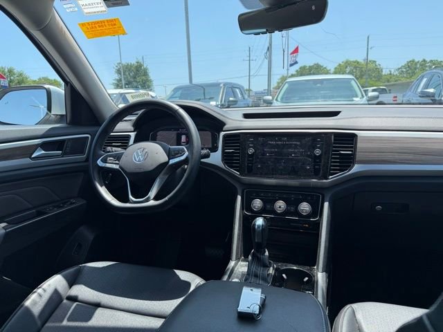 Used 2023 Volkswagen Atlas SEL AWD/4WD image 19