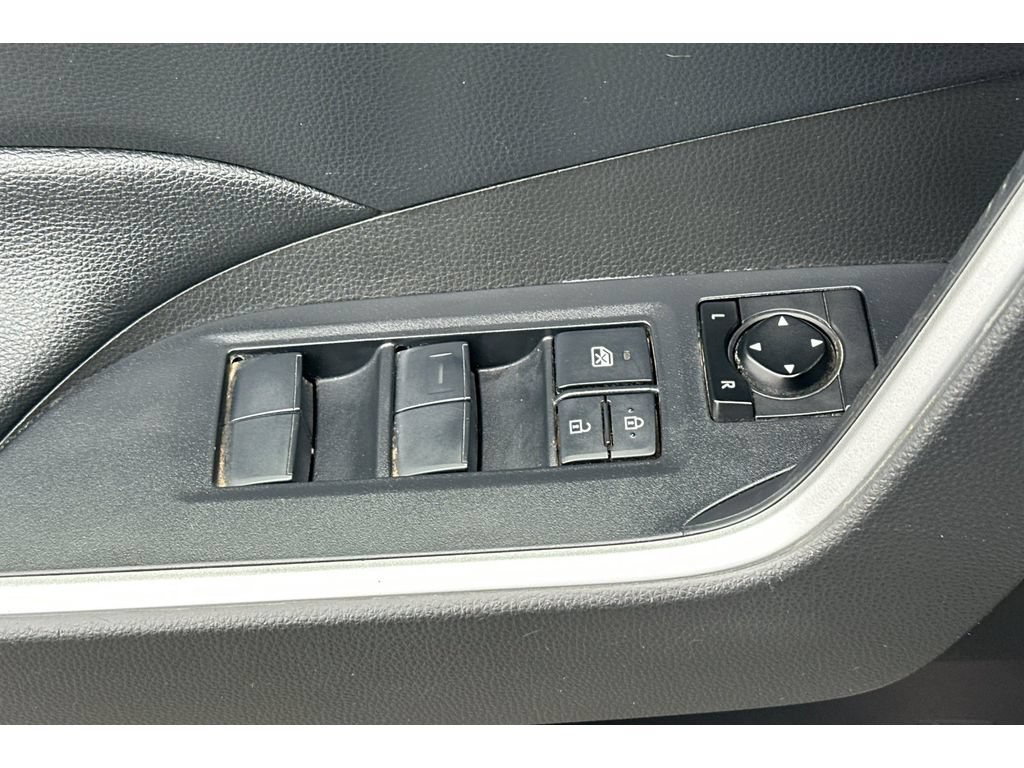 Certified 2020 Toyota RAV4 XLE w/ Convenience Package AWD/4WD image 12