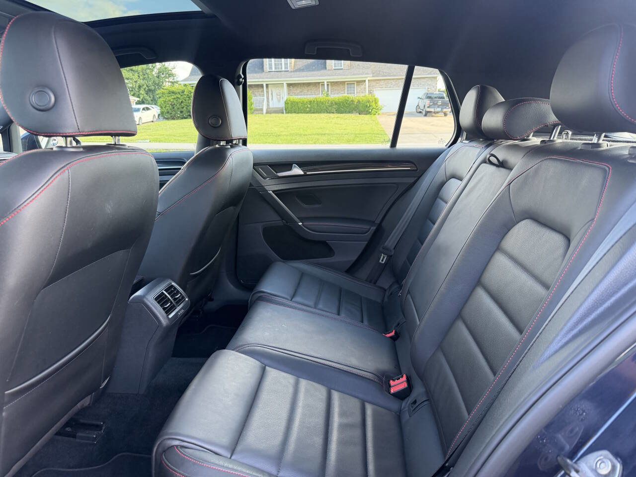 Used 2016 Volkswagen GTI SE w/ Lighting Package (SEL) FWD image 18