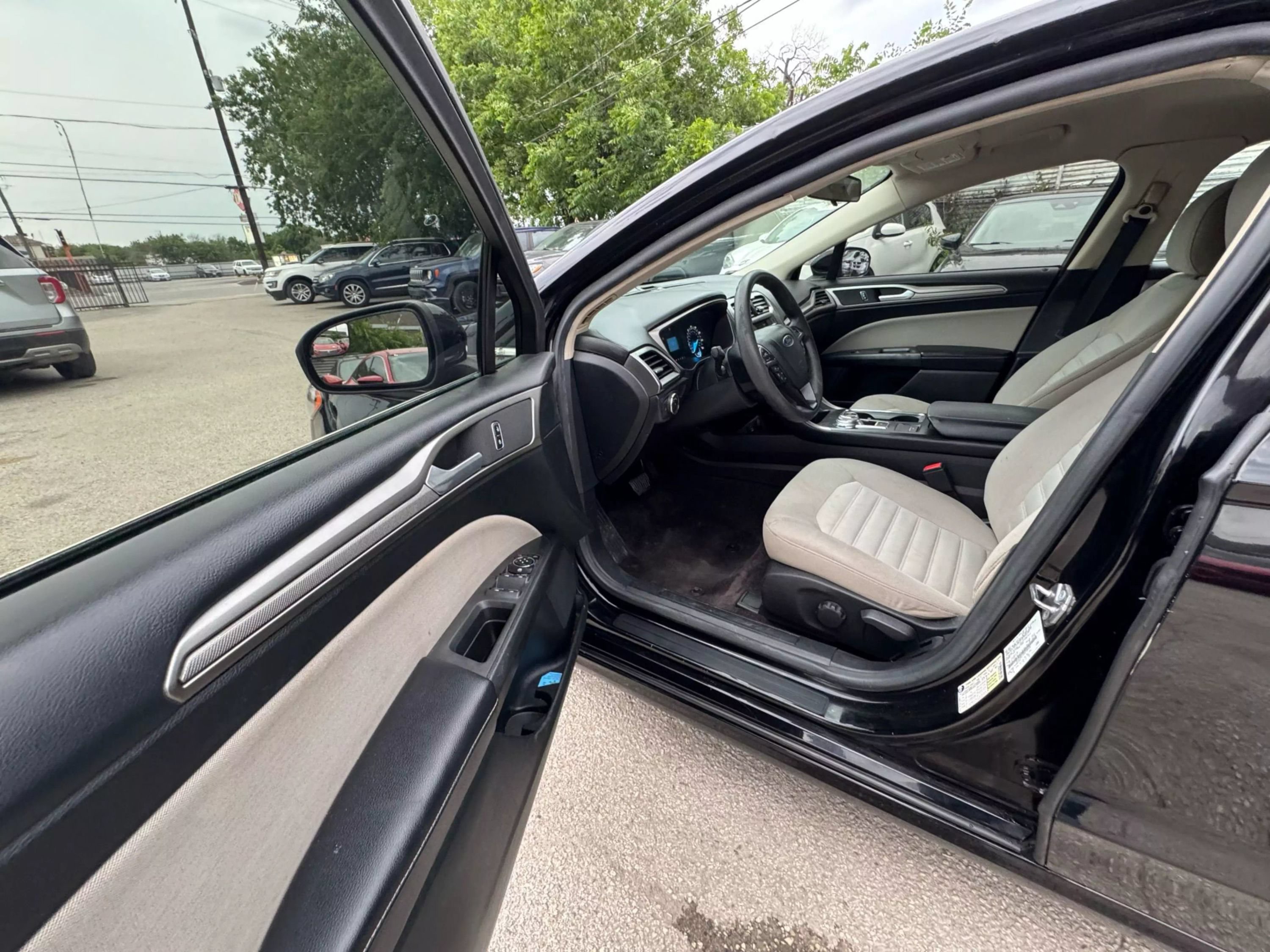 Used 2017 Ford Fusion S FWD image 16