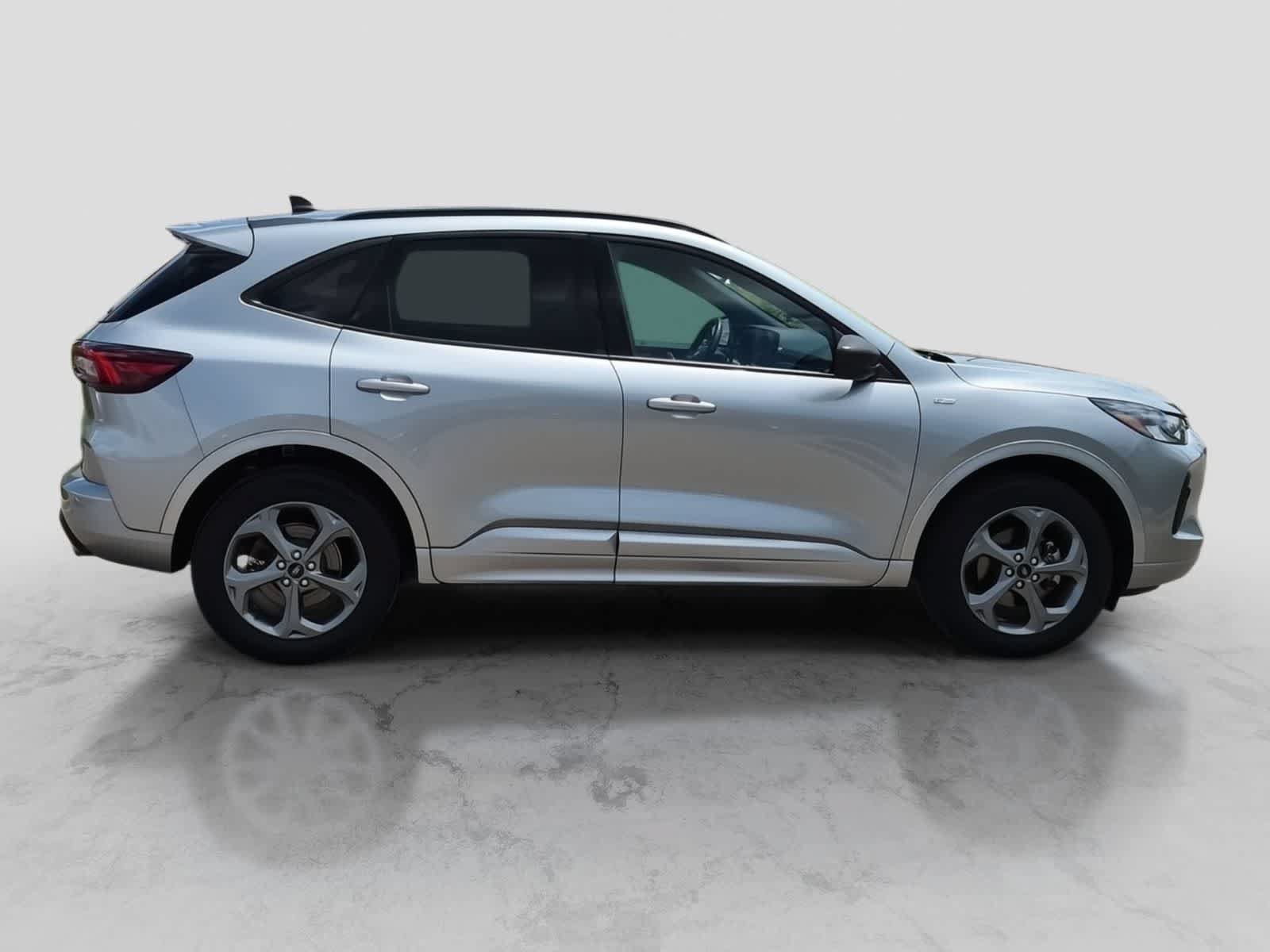 Certified 2024 Ford Escape ST-Line w/ Tech Pack #1 AWD/4WD image 9
