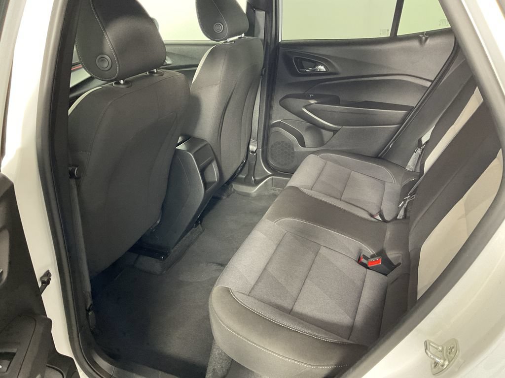 Used 2024 Chevrolet Trax RS w/ Driver Confidence Package FWD image 19