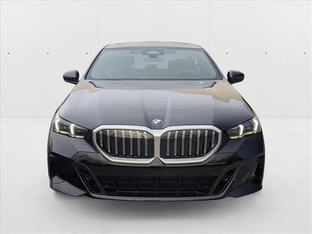 Used 2025 BMW 530i xDrive w/ M Sport Package image 6